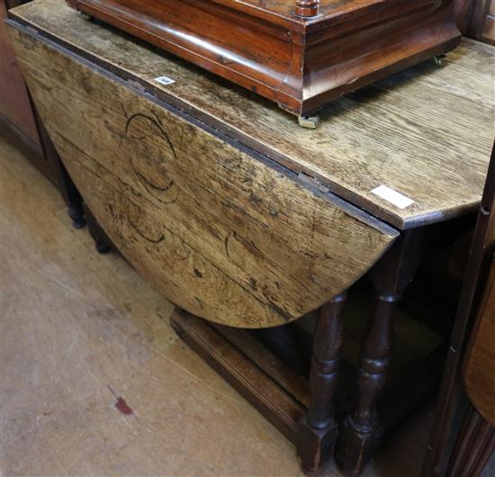 Oak gateleg table